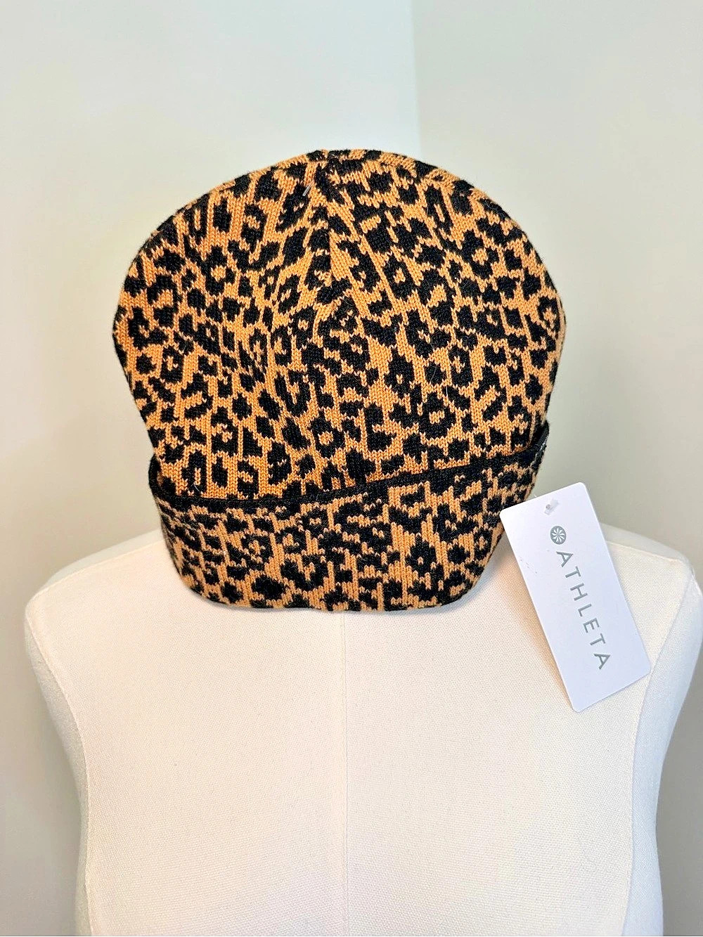Athleta Leopard Tuque Leopard Print Wool beanie hat NWT